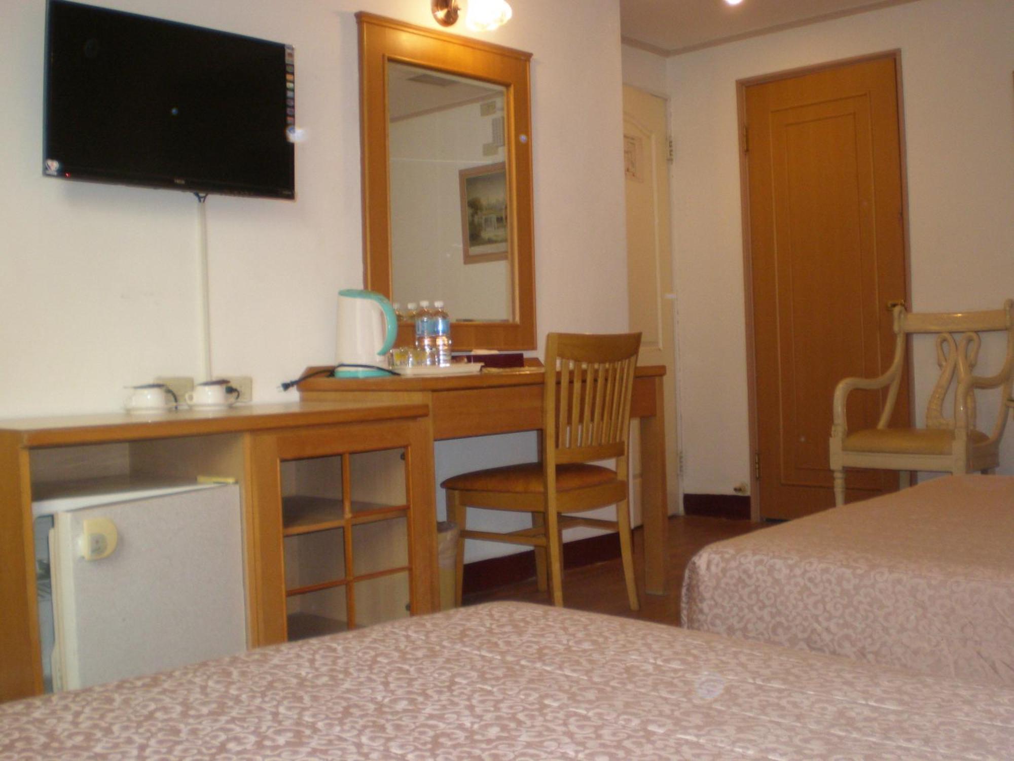 Riverside Hotel Kaohsiung Room photo